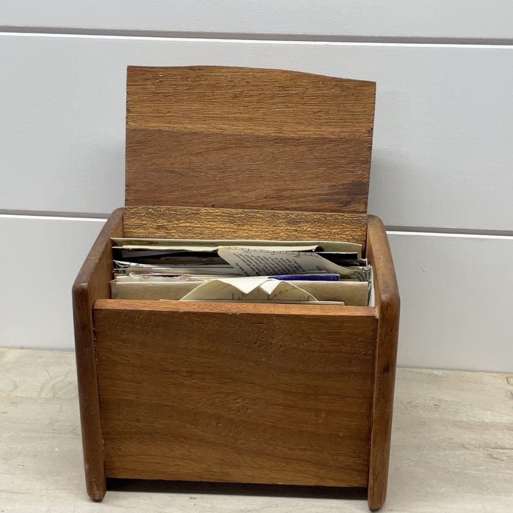 Vintage Rustic Wood Recipe Box with Hinged Lid and Assorted Recipes Brown